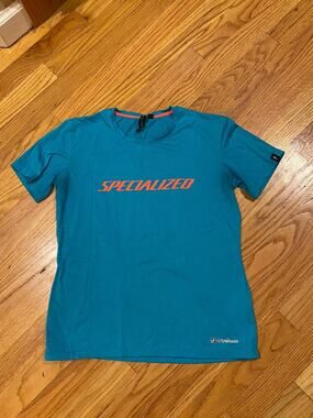 Specialized tee